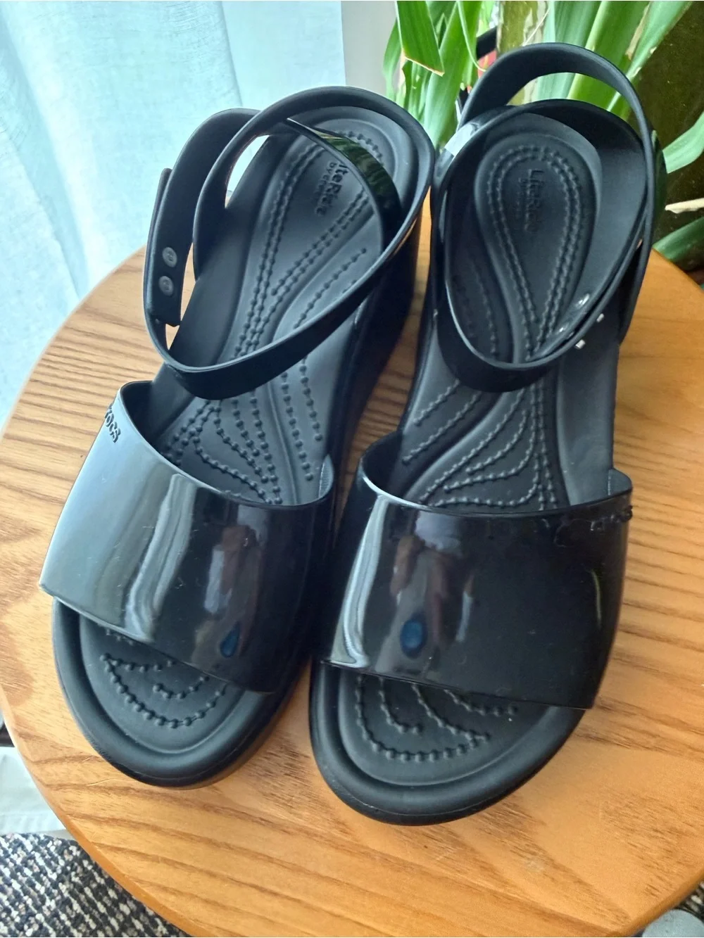 Crocs LiteRide Black Platform Wedge Sandals Women’s Size 6